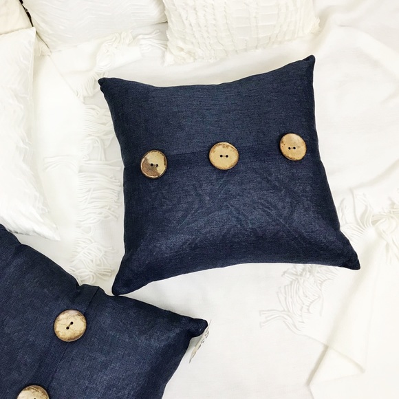 🚫Sold🚫 Marlo Lorenz Button Accent Pillow Navy - Picture 4 of 8